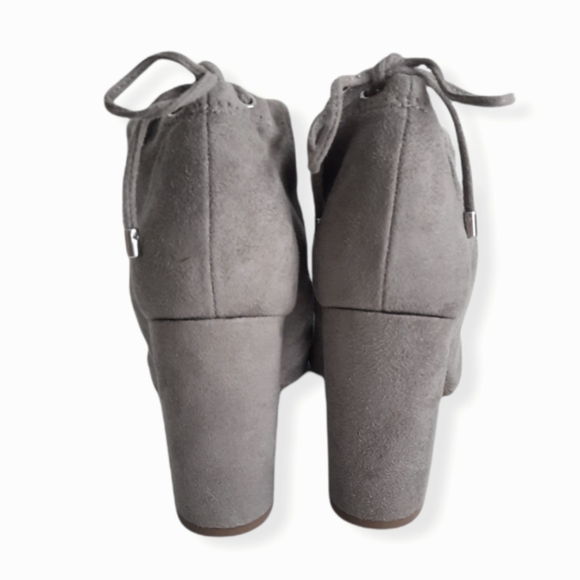 GUESS peep toe block heels Shoes - Picture 3 of 10